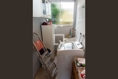 Casa de condomínio à venda com 145m², 3 quartos e 1 vagaÁREA DE SERVIÇO