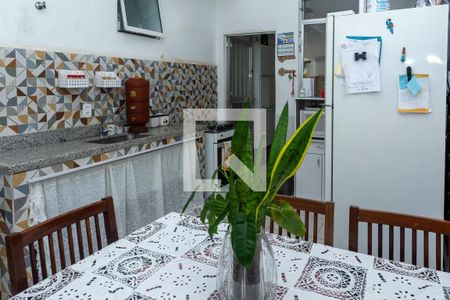 Casa de condomínio à venda com 145m², 3 quartos e 1 vagaCozinha - Armários