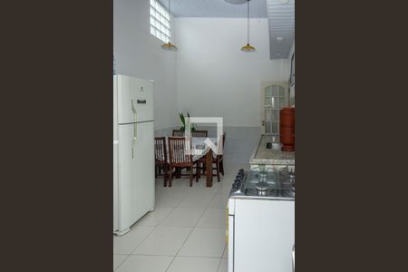 Casa de condomínio à venda com 145m², 3 quartos e 1 vagaCozinha - Armários