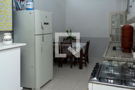 Casa de condomínio à venda com 145m², 3 quartos e 1 vagaCozinha - Armários