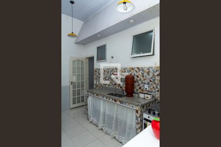 Casa de condomínio à venda com 145m², 3 quartos e 1 vagaCozinha - Armários