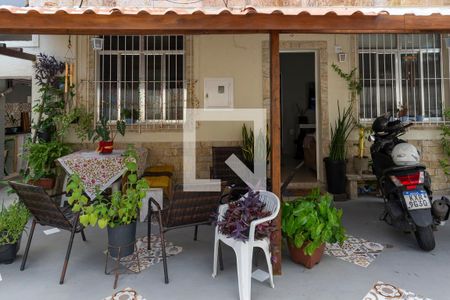 Casa de condomínio à venda com 145m², 3 quartos e 1 vagaFACHADA - VARANDA