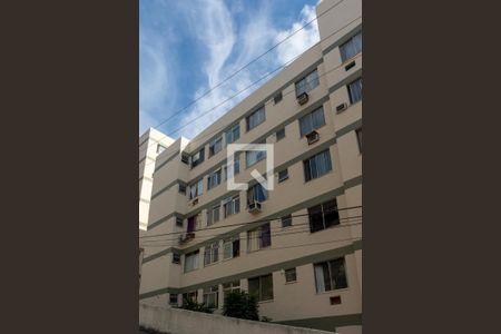 Apartamento para alugar com 50m², 2 quartos e 2 vagas Apartamento para alugar com 50m², 2 quartos e 2 vagasÁrea Comum - Fachada do Bloco