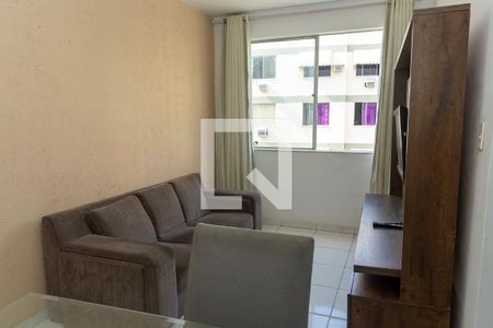 Sala Estar / Jantar de apartamento para alugar com 2 quartos, 50m² em Pechincha, Rio de Janeiro