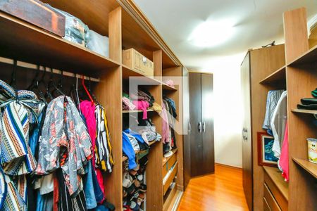 Casa à venda com 287m², 6 quartos e 3 vagasCloset Suíte 2
