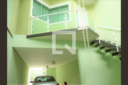 Casa à venda com 3 quartos, 180m² em Vila Regina, São Paulo
