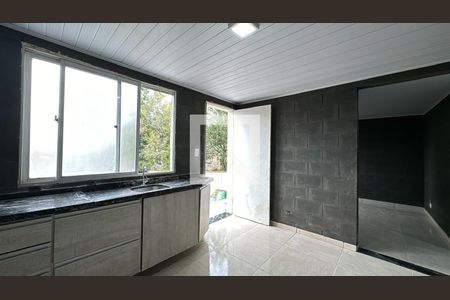 Cozinha de kitnet/studio para alugar com 1 quarto, 27m² em Pilarzinho, Curitiba