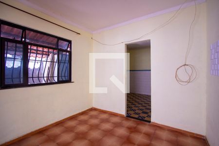 Sala de casa para alugar com 2 quartos, 180m² em Rocha, São Gonçalo
