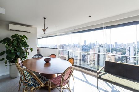 Varanda de apartamento à venda com 2 quartos, 118m² em Cerqueira César, São Paulo