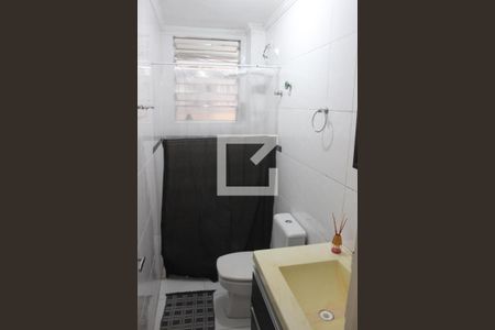 Banheiro de apartamento para alugar com 1 quarto, 54m² em Centro, São Vicente