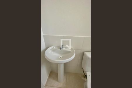 Apartamento à venda com 47m², 2 quartos e 1 vaga Apartamento à venda com 47m², 2 quartos e 1 vagaBanheiro Social