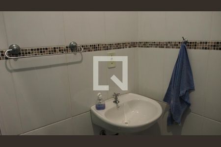 Casa à venda com 122m², 3 quartos e 2 vagasBanheiro