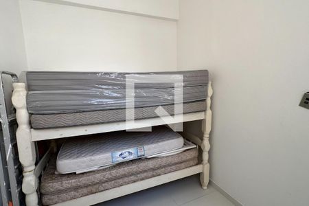 Apartamento à venda com 400m², 4 quartos e 2 vagas Apartamento à venda com 400m², 4 quartos e 2 vagasQuarto de Serviço