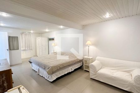 Apartamento à venda com 400m², 4 quartos e 2 vagas Apartamento à venda com 400m², 4 quartos e 2 vagasSuíte 02