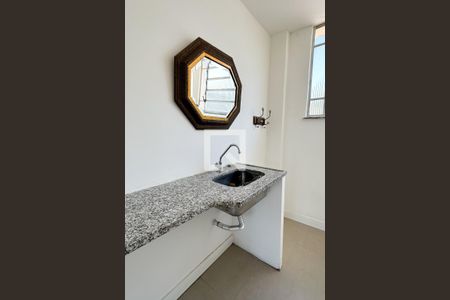 Apartamento à venda com 400m², 4 quartos e 2 vagas Apartamento à venda com 400m², 4 quartos e 2 vagasBanheiro Social 02