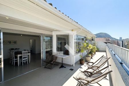 Apartamento à venda com 400m², 4 quartos e 2 vagas Apartamento à venda com 400m², 4 quartos e 2 vagasÁrea externa