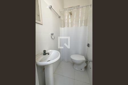 Apartamento à venda com 400m², 4 quartos e 2 vagas Apartamento à venda com 400m², 4 quartos e 2 vagasBanheiro de Serviço