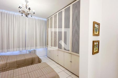 Apartamento à venda com 400m², 4 quartos e 2 vagas Apartamento à venda com 400m², 4 quartos e 2 vagasQuarto 02