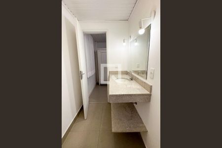 Apartamento à venda com 400m², 4 quartos e 2 vagas Apartamento à venda com 400m², 4 quartos e 2 vagasBanheiro Suíte 02