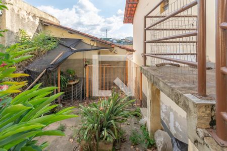 Casa à venda com 360m², 4 quartos e 2 vagas Casa à venda com 360m², 4 quartos e 2 vagasÁrea Externa - Quintal 1