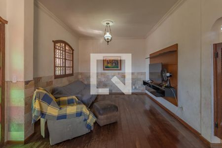 Sala de casa à venda com 4 quartos, 360m² em São João Batista (venda Nova), Belo Horizonte