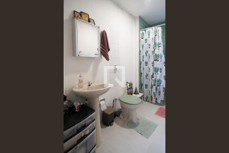 Banheiro Social de apartamento para alugar com 1 quarto, 48m² em Bela Vista, São Paulo