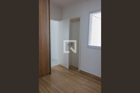 Quarto 1  de apartamento para alugar com 2 quartos, 95m² em Jardim Cláudia, São Paulo