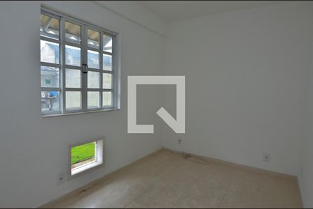 Casa de condomínio à venda com 178m², 5 quartos e 1 vagaQuarto 4