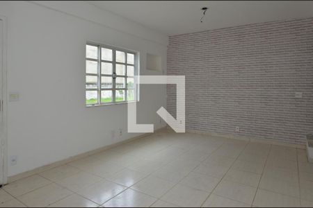 Casa de condomínio à venda com 178m², 5 quartos e 1 vagaSala