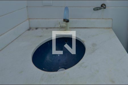 Casa de condomínio à venda com 178m², 5 quartos e 1 vagaBanheiro 