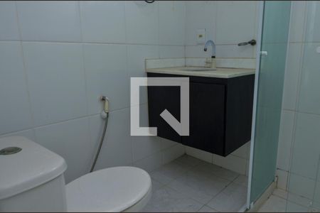 Casa de condomínio à venda com 178m², 5 quartos e 1 vagaBanheiro 