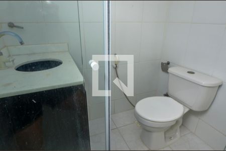 Casa de condomínio à venda com 178m², 5 quartos e 1 vagaBanheiro 