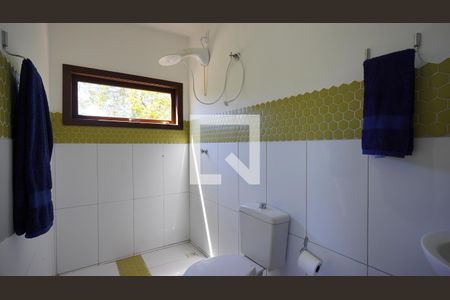 Banheiro de casa para alugar com 1 quarto, 60m² em São João do Rio Vermelho, Florianópolis