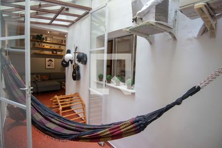 Apartamento à venda com 78m², 2 quartos e sem vagaVaranda