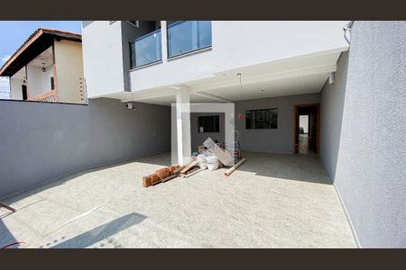 Casa à venda com 128m², 3 quartos e 2 vagasGaragem - Quintal