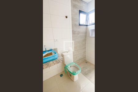 Casa à venda com 128m², 3 quartos e 2 vagasBanheiro da Suíte