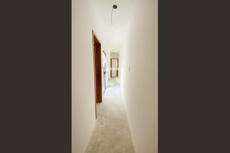 Casa à venda com 128m², 3 quartos e 2 vagasCorredor