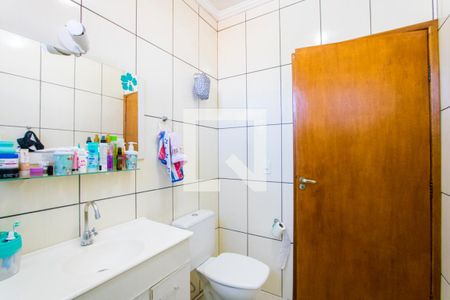 Casa à venda com 124m², 2 quartos e 2 vagas Casa à venda com 124m², 2 quartos e 2 vagasBanheiro