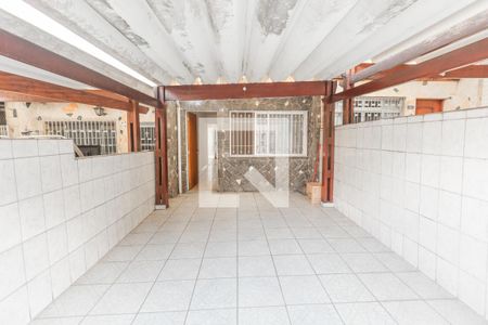 Casa à venda com 80m², 2 quartos e 1 vaga Casa à venda com 80m², 2 quartos e 1 vagaFachada