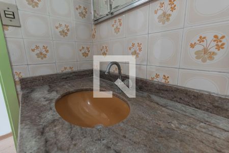 Casa à venda com 80m², 2 quartos e 1 vaga Casa à venda com 80m², 2 quartos e 1 vagaBanheiro