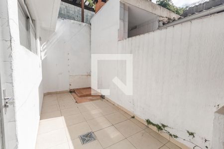 Casa à venda com 80m², 2 quartos e 1 vaga Casa à venda com 80m², 2 quartos e 1 vagaQuintal