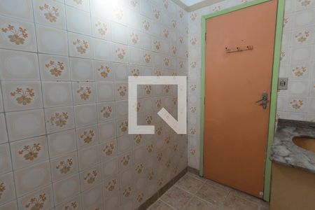 Casa à venda com 80m², 2 quartos e 1 vaga Casa à venda com 80m², 2 quartos e 1 vagaBanheiro