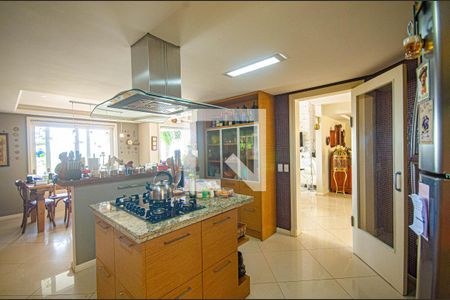 Casa à venda com 430m², 4 quartos e 4 vagasCozinha