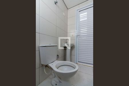Banheiro de casa para alugar com 1 quarto, 24m² em Cidade Antônio Estêvão de Carvalho, São Paulo