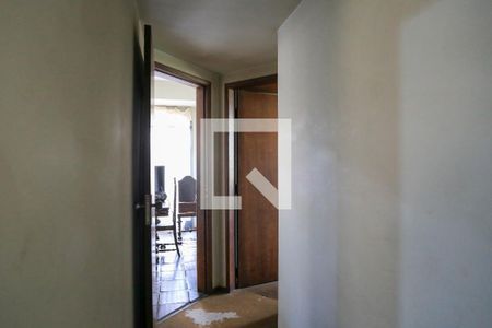 Corredor  de apartamento à venda com 3 quartos, 120m² em Sion, Belo Horizonte