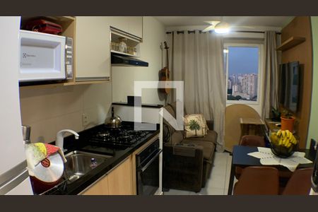 Sala/Cozinha de apartamento para alugar com 1 quarto, 26m² em Cambuci, São Paulo