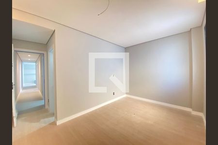 Casa à venda com 225m², 3 quartos e 4 vagasSuíte