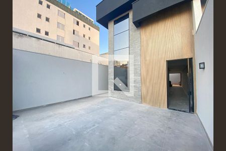Casa à venda com 225m², 3 quartos e 4 vagasÁrea Externa
