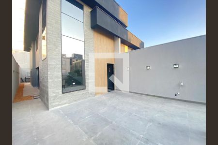 Casa à venda com 225m², 3 quartos e 4 vagasÁrea Externa