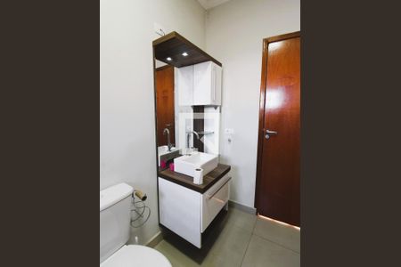 Casa à venda com 120m², 4 quartos e 2 vagasBanheiro da Suíte